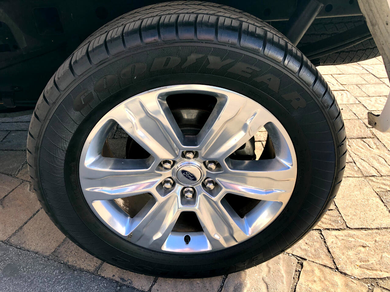 Used 2019 Ford F150 Platinum w/ Equipment Group 701A Luxury image 54