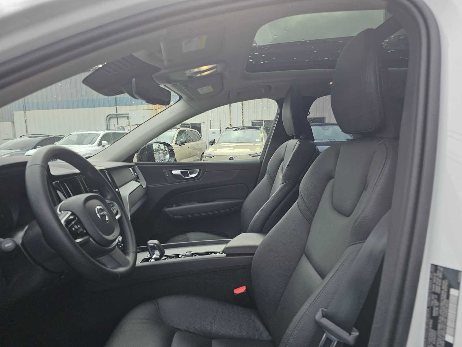 Certified 2025 Volvo XC60 B5 Plus AWD/4WD image 23