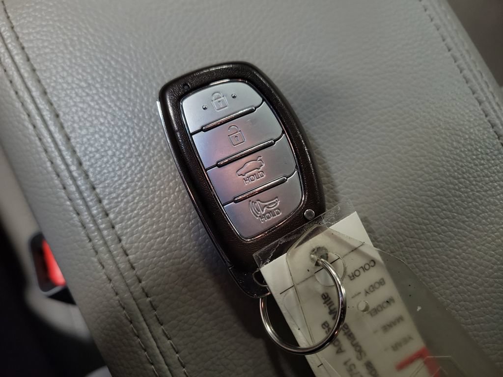 Used 2019 Hyundai Sonata Limited FWD image 19