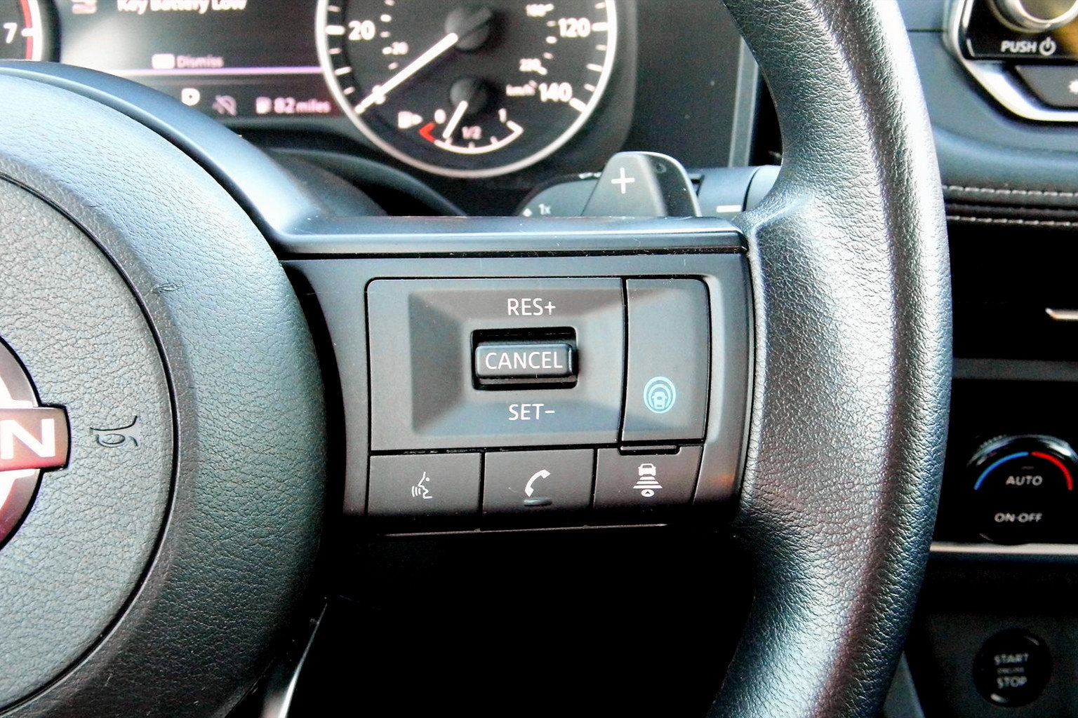 Used 2024 Nissan Rogue SV image 14