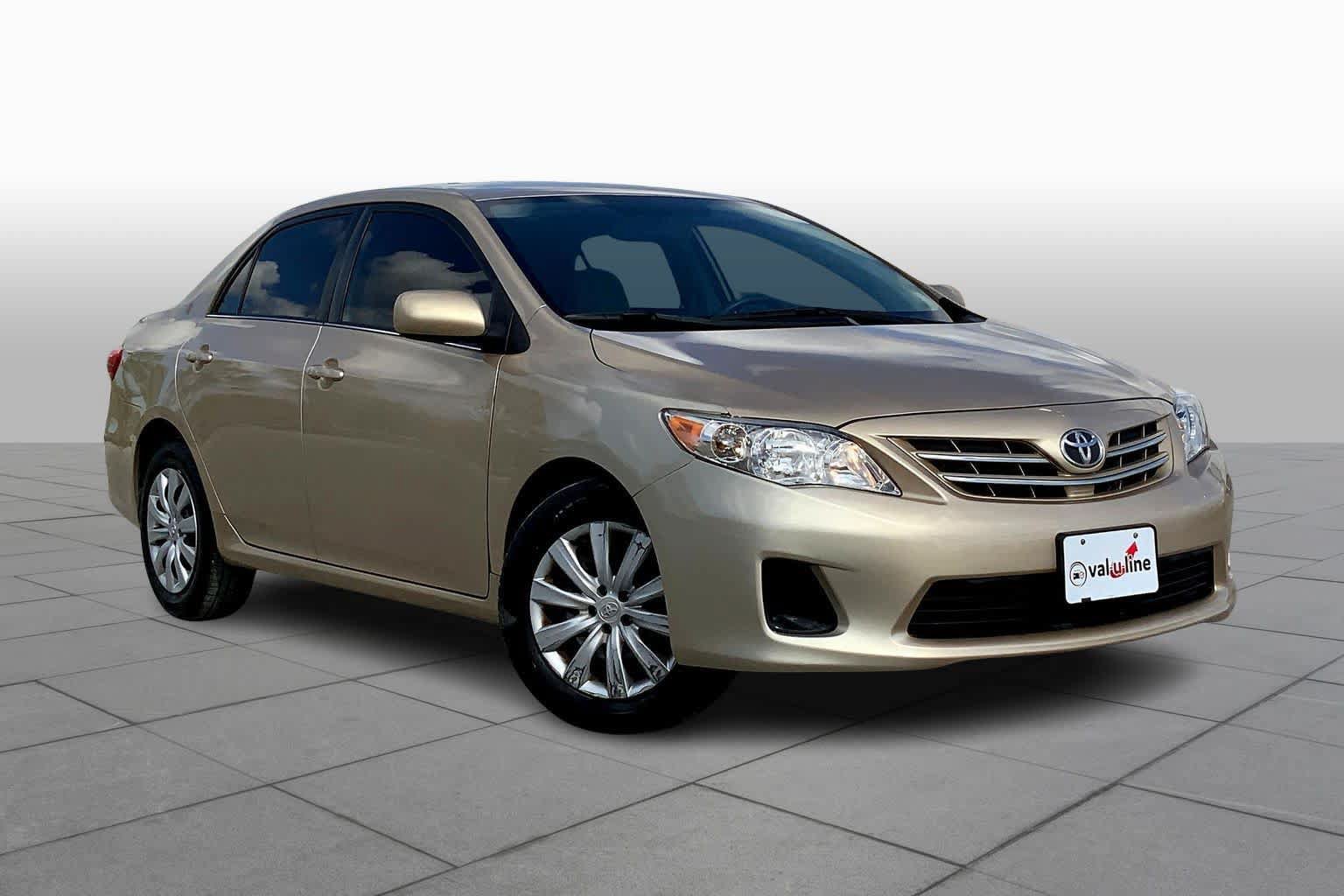 Used 2013 Toyota Corolla LE FWD image 3