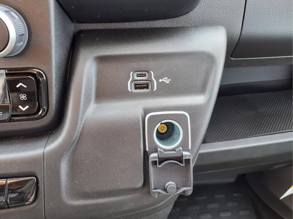 New 2026 RAM ProMaster 1500 w/ Convenience Group FWD image 28