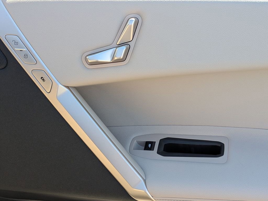 New 2026 BMW iX xDrive45 w/ Premium Package image 32