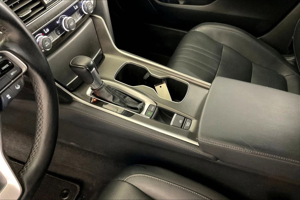 Used 2018 Honda Accord Touring image 19