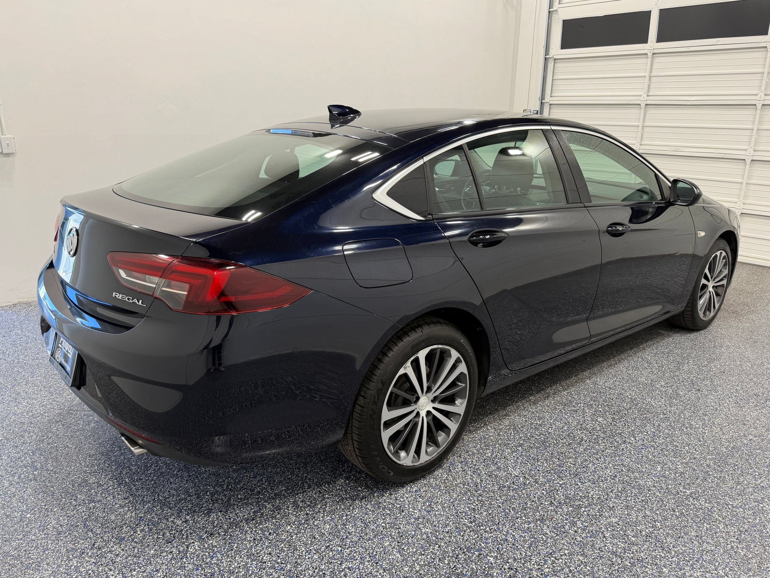 Used 2018 Buick Regal Essence FWD image 6