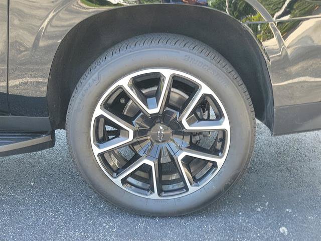 Used 2022 Chevrolet Suburban RST w/ Luxury Package RWD image 5