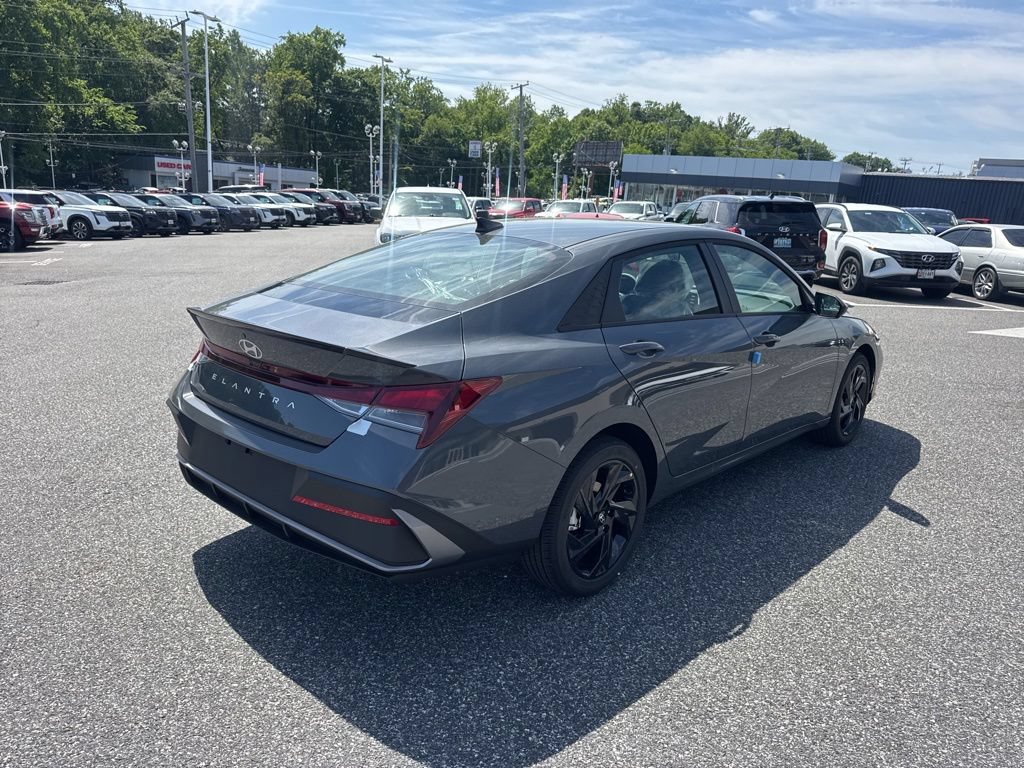 New 2026 Hyundai Elantra Sport FWD image 5