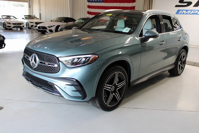 Used 2025 Mercedes-Benz GLC 350e 4MATIC w/ AMG Line image 39