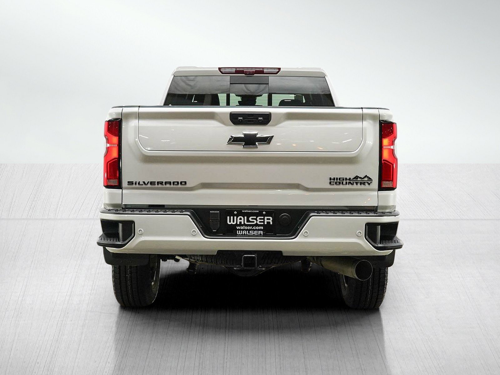 Used 2025 Chevrolet Silverado 2500 High Country w/ High Country Premium Package AWD/4WD image 4