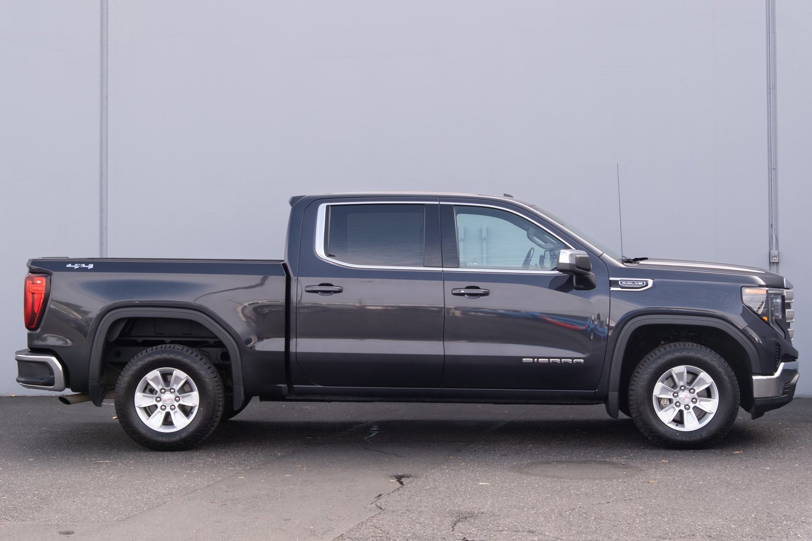 Used 2023 GMC Sierra 1500 SLE image 27
