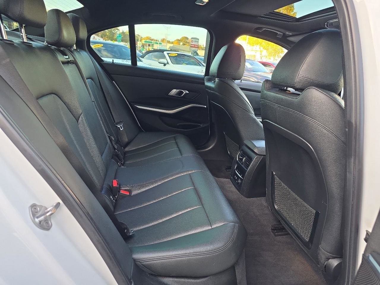 Used 2019 BMW 330i xDrive Sedan w/ Driving Assistance Package image 31
