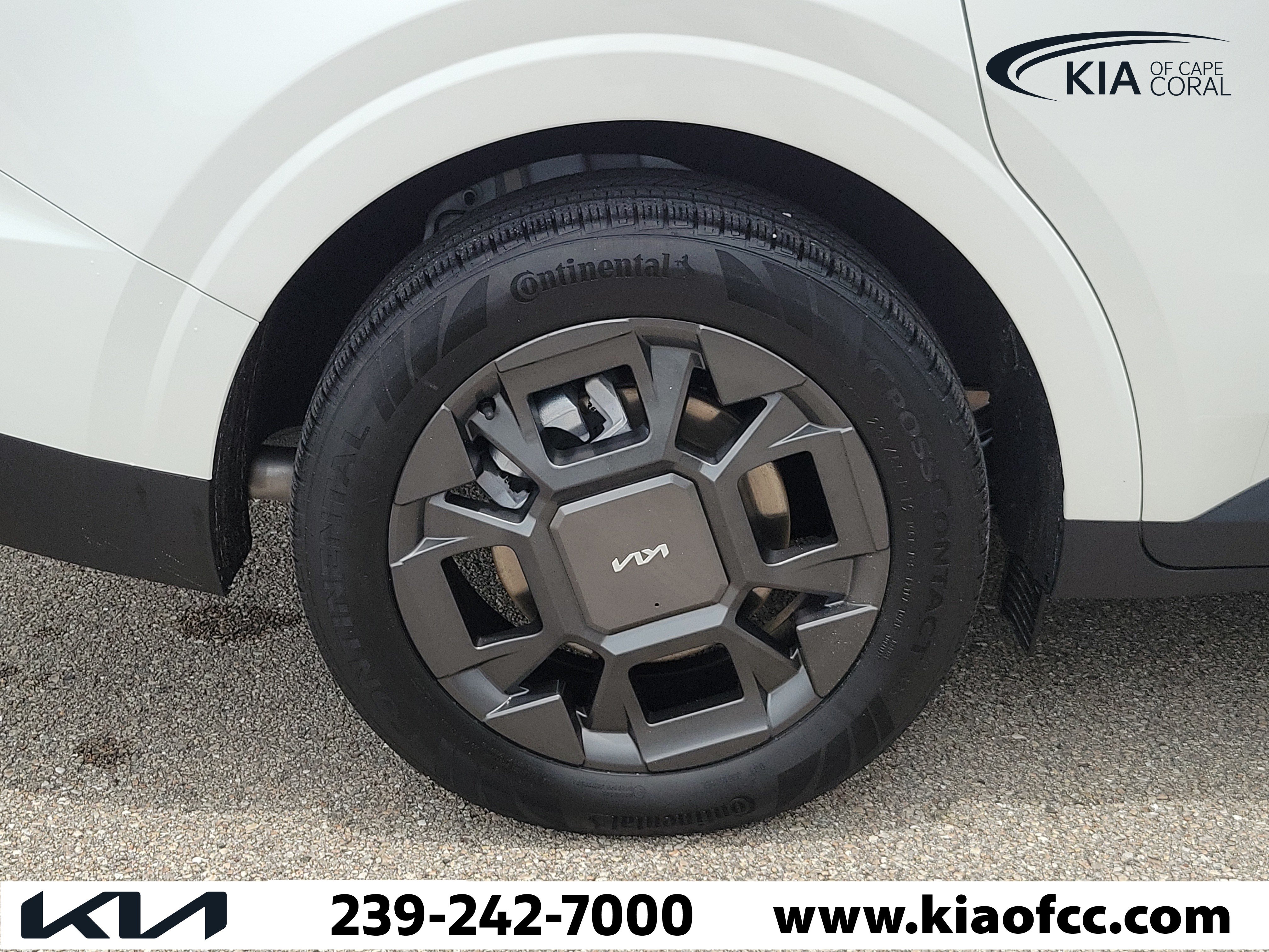 Certified 2026 Kia Carnival EX FWD image 9