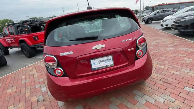 Used 2016 Chevrolet Sonic LT w/ Fun and Sun Package FWD image 8
