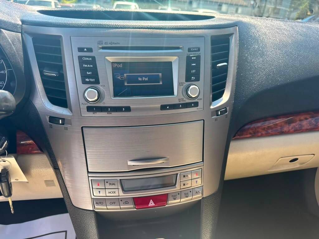 Used 2012 Subaru Outback 3.6R Limited w/ Moonroof Pkg AWD/4WD image 14