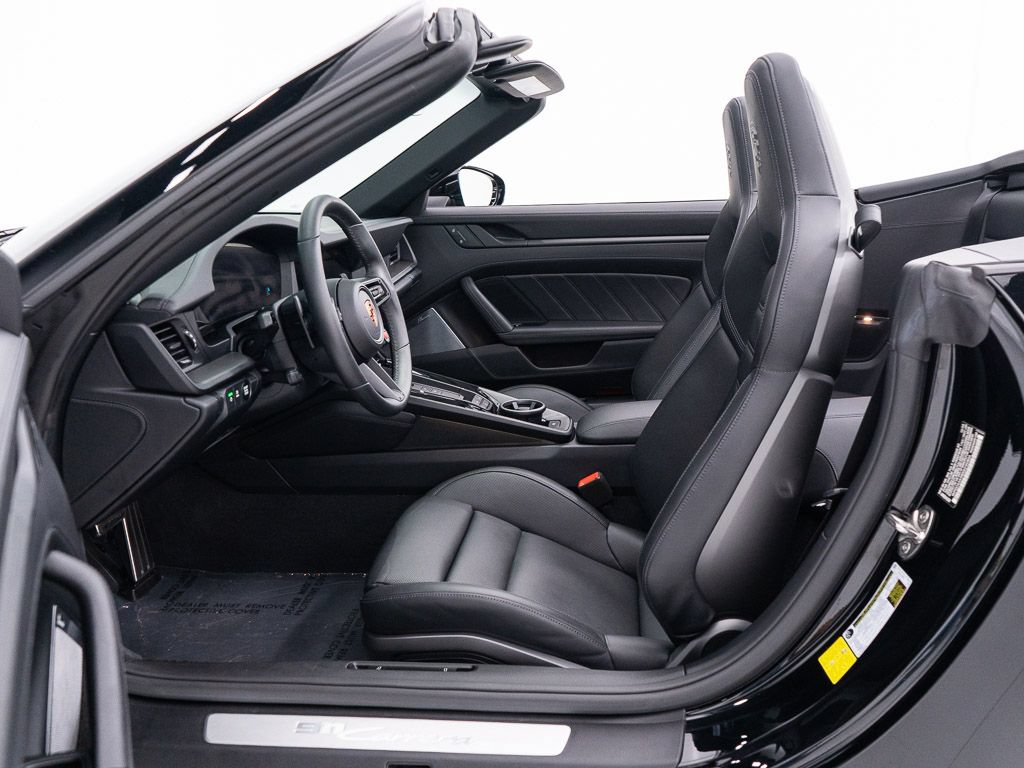 Used 2025 Porsche 911 Carrera RWD image 23