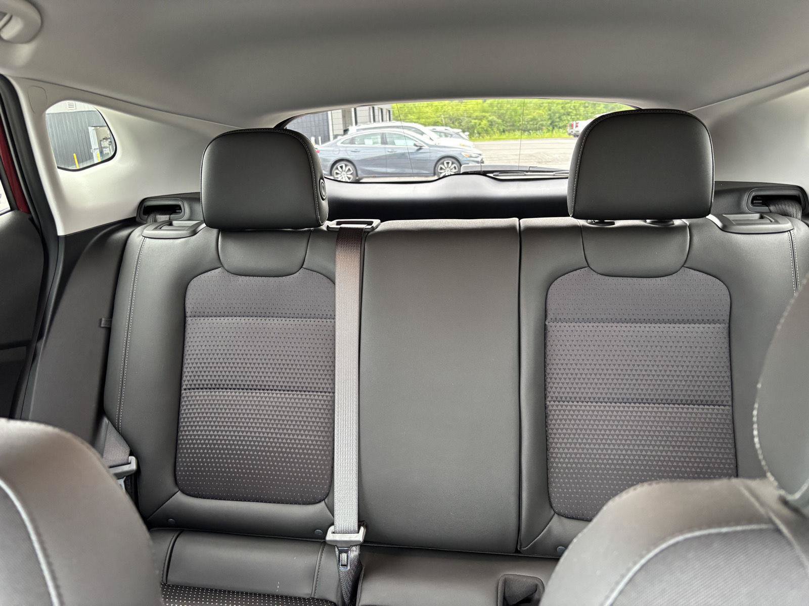 Used 2024 Chevrolet Trax LT w/ LT Convenience Package FWD image 19