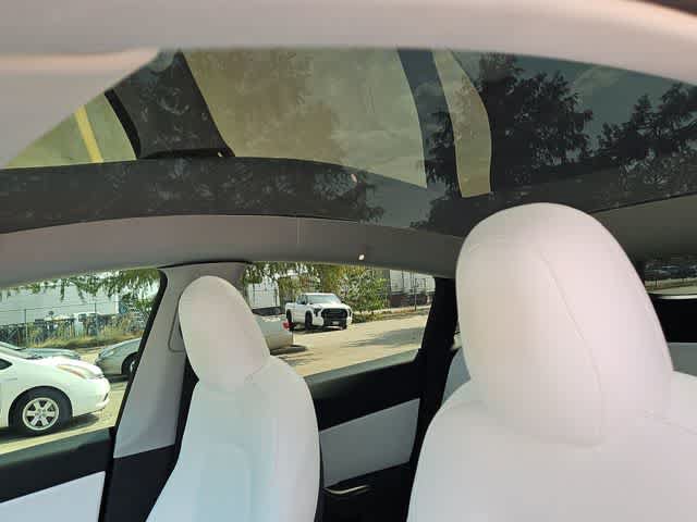 Used 2021 Tesla Model Y Long Range AWD/4WD image 16
