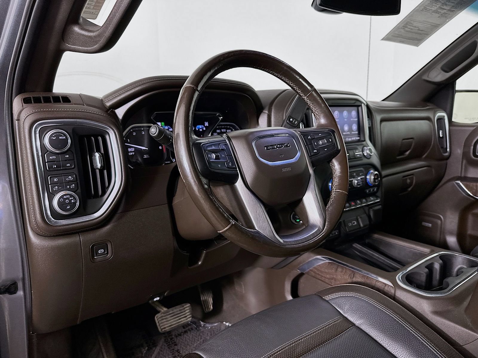 Used 2020 GMC Sierra 1500 Denali w/ Driver Alert Package II AWD/4WD image 10