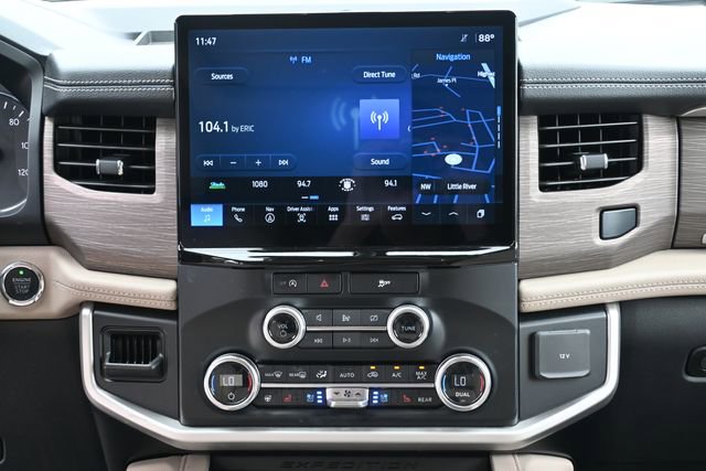 Used 2024 Ford Expedition Limited image 17