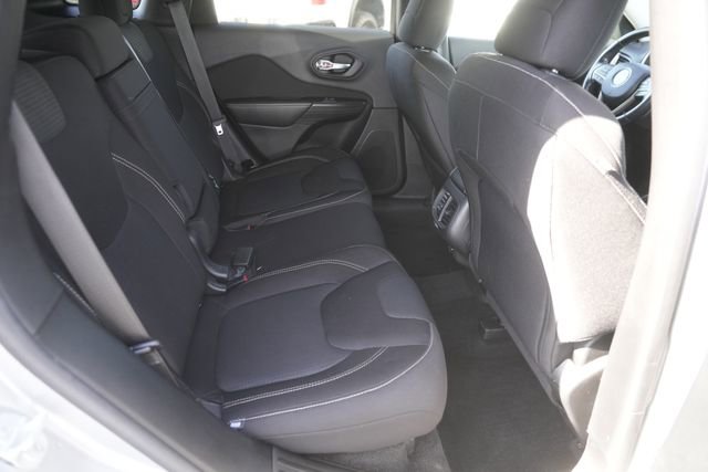 Used 2015 Jeep Cherokee Latitude image 15