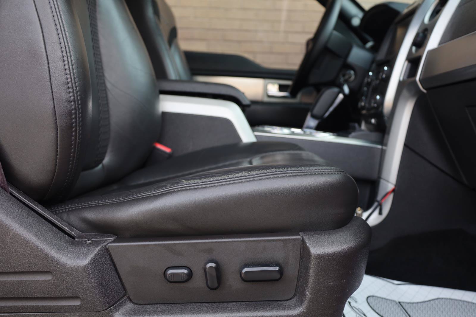 Used 2014 Ford F150 Raptor w/ Equipment Group 801A Luxury AWD/4WD image 30