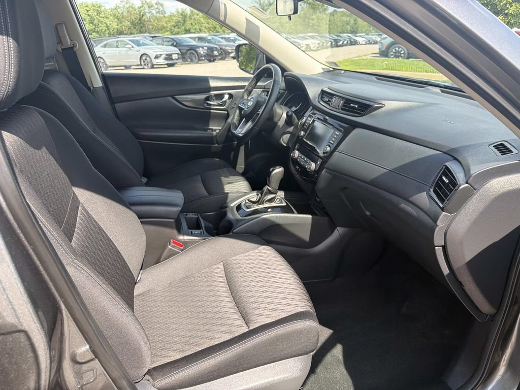 Used 2020 Nissan Rogue SV AWD/4WD image 27
