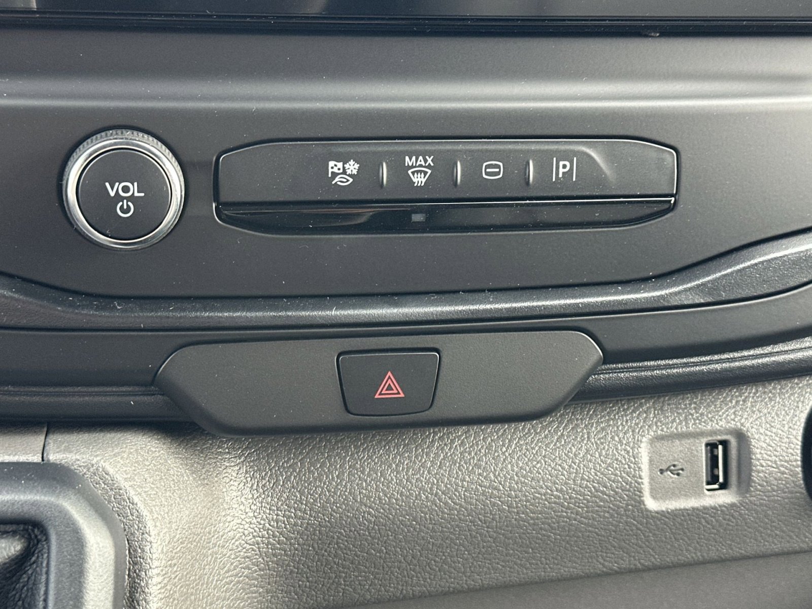 New 2026 Ford Transit 250 148 Medium Roof w/ Load Area Protection Package image 26