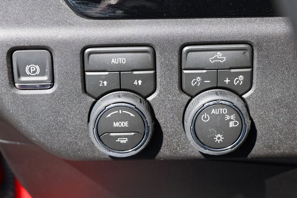 Used 2026 Chevrolet Silverado 1500 LT AWD/4WD image 22