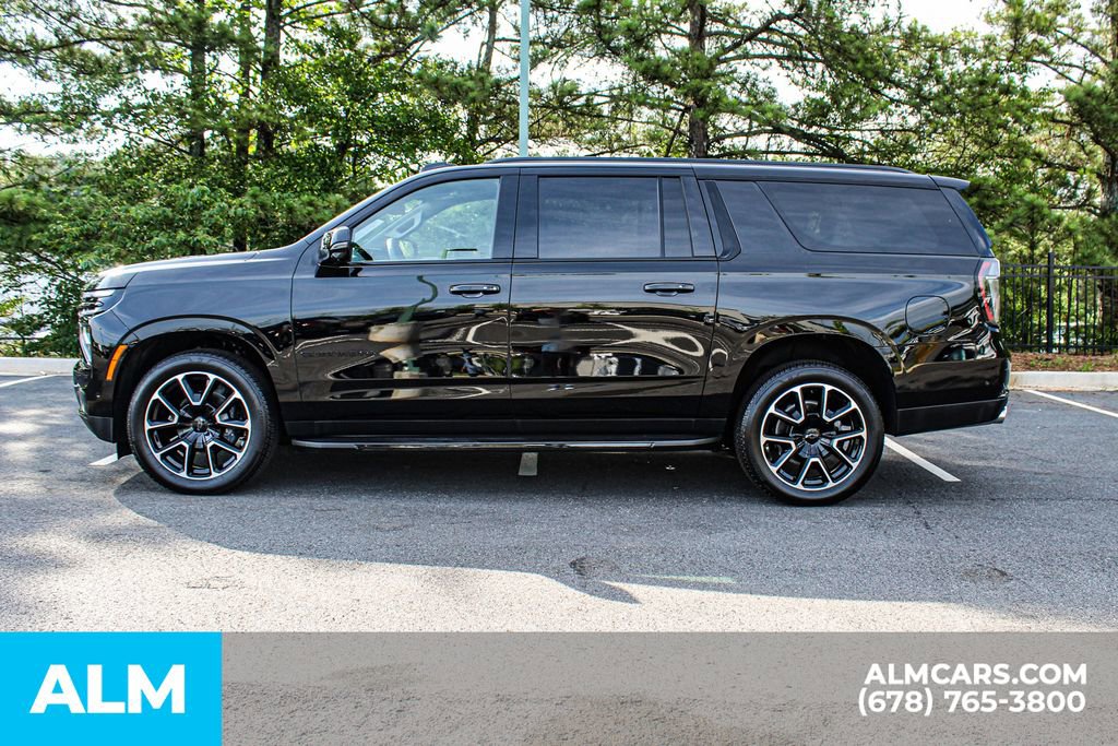 Used 2026 Chevrolet Suburban RST w/ Comfort Package AWD/4WD image 7