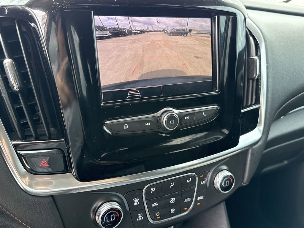 Used 2021 Chevrolet Traverse LS FWD image 18