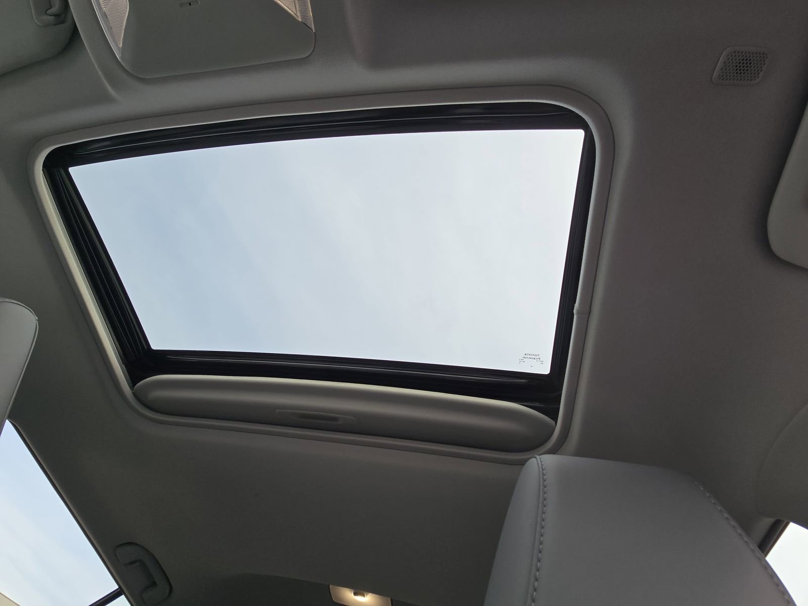 Used 2025 Toyota RAV4 XLE Premium image 37