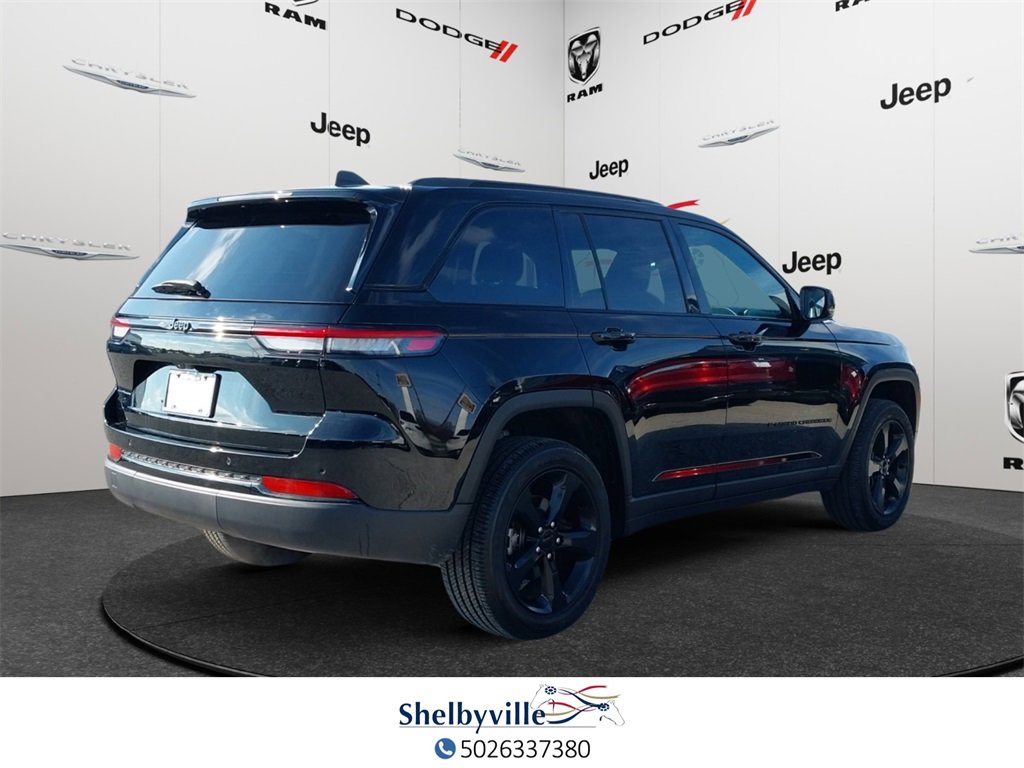 Used 2024 Jeep Grand Cherokee Altitude image 4