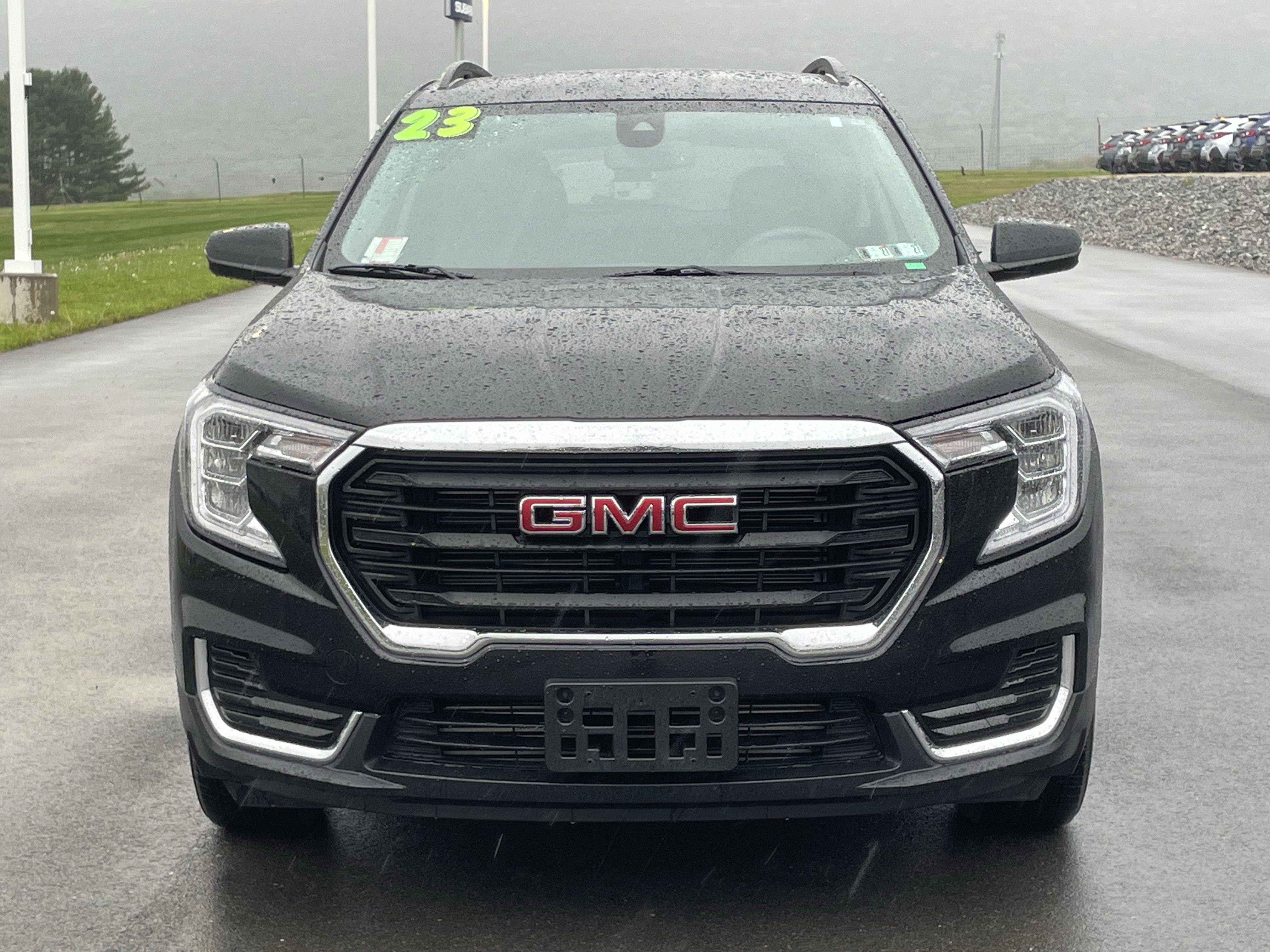 Used 2023 GMC Terrain SLE w/ Driver Convenience Package AWD/4WD image 9