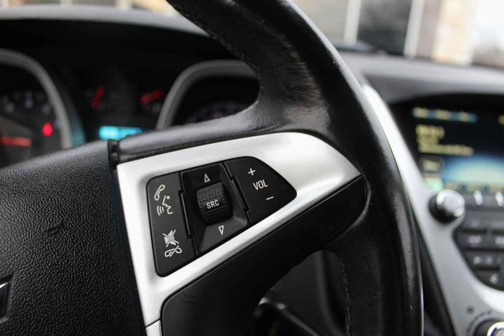 Used 2017 Chevrolet Equinox LT w/ Convenience Package image 16