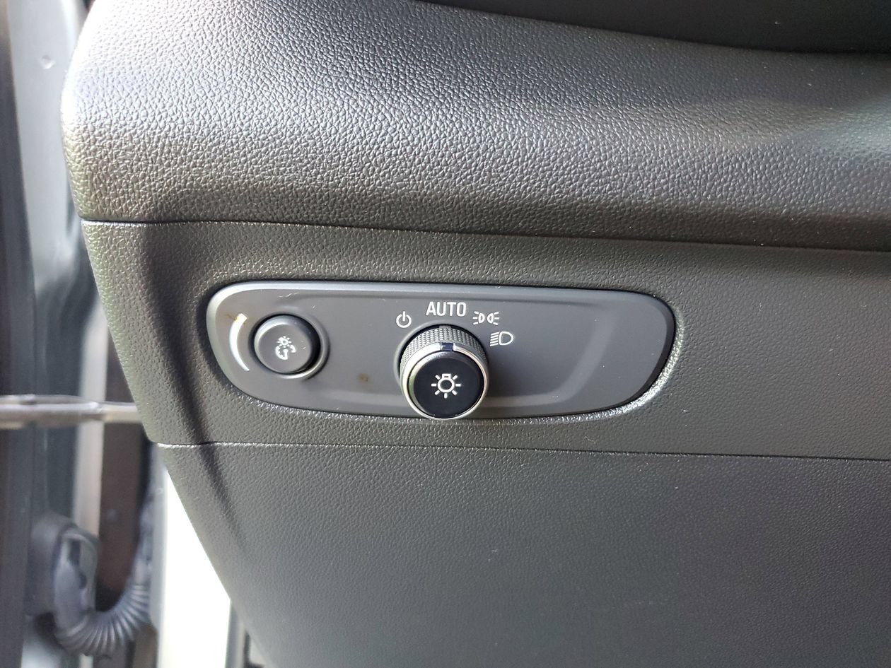 Used 2023 Buick Envision Essence w/ Sport Touring Package AWD/4WD image 30