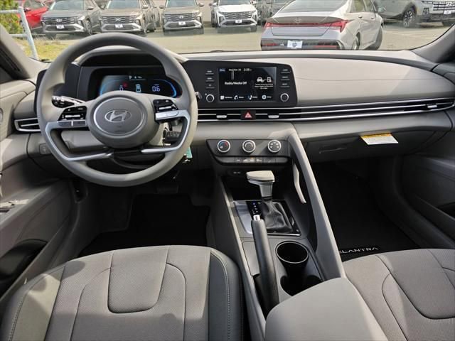 New 2026 Hyundai Elantra SE FWD image 15