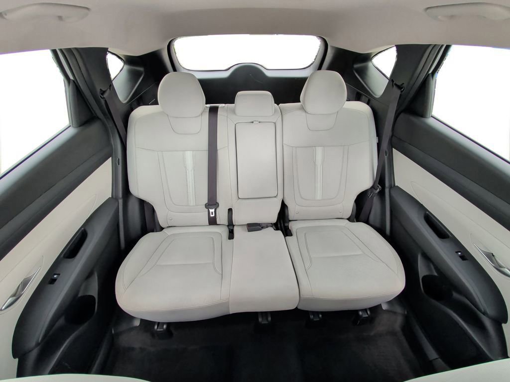 Certified 2025 Hyundai Tucson SEL FWD image 12