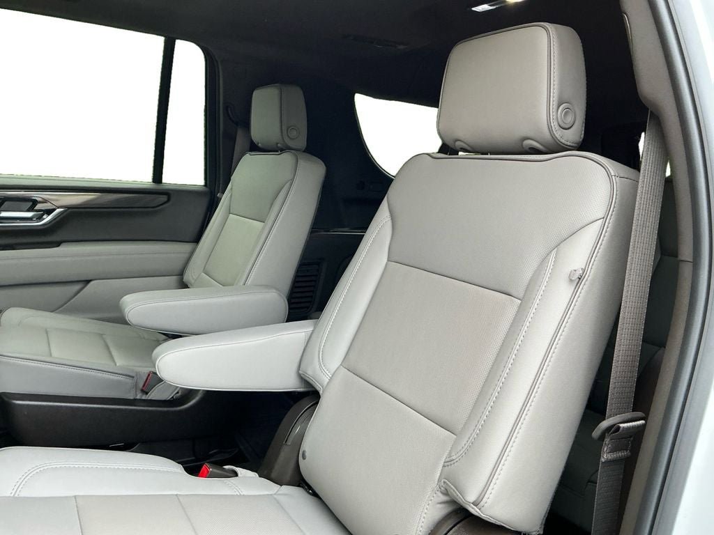 Used 2026 GMC Yukon XL Elevation w/ Elevation Premium Package RWD image 13
