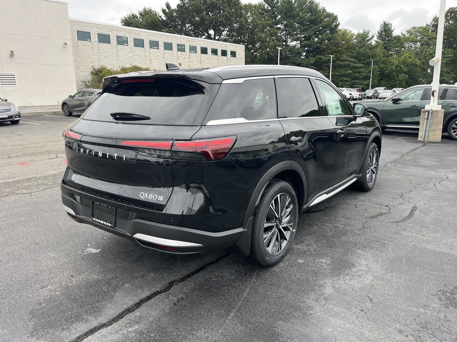 New 2026 INFINITI QX60 Luxe w/ Cargo Package image 3