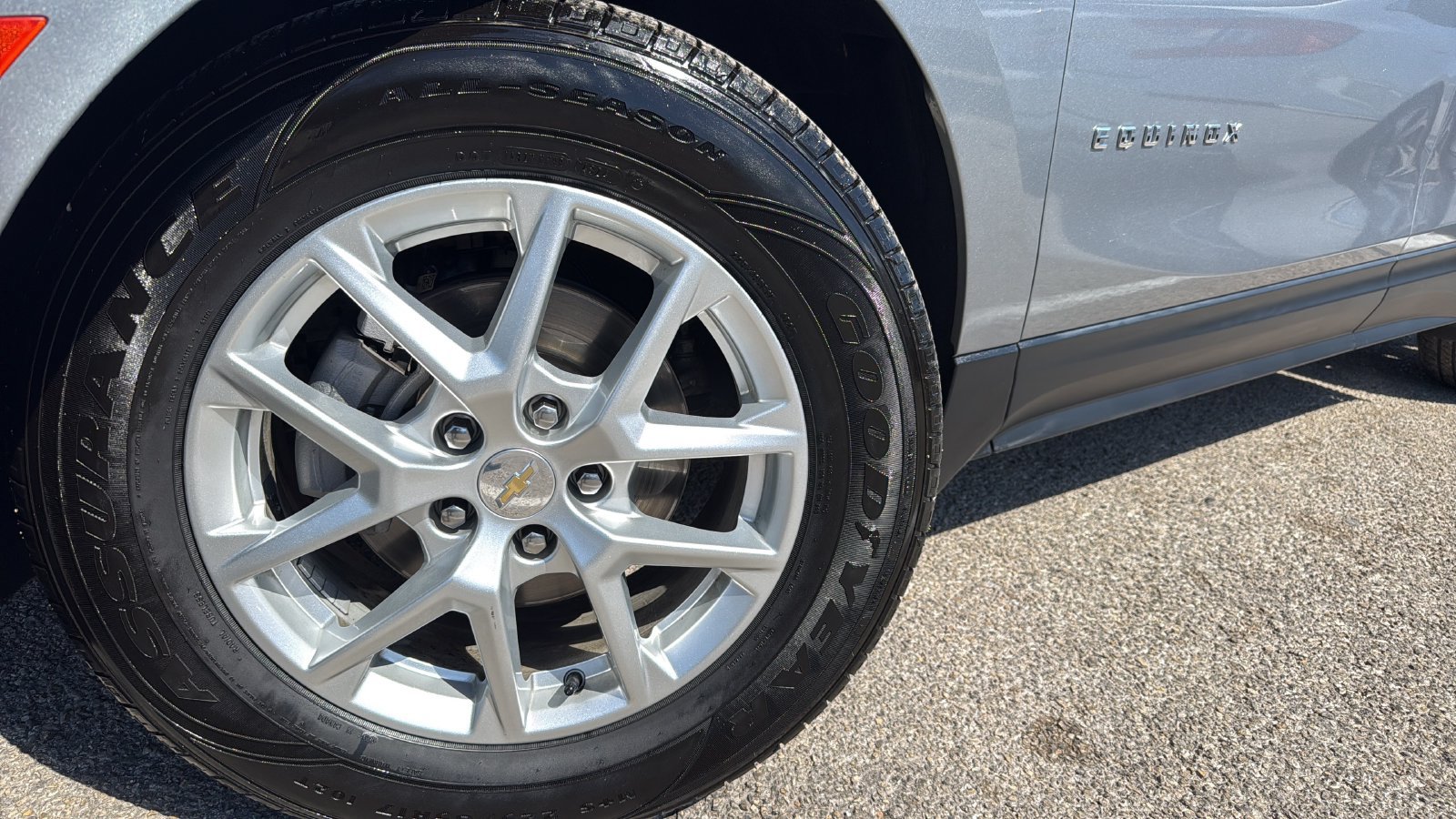 Used 2024 Chevrolet Equinox LT FWD image 29