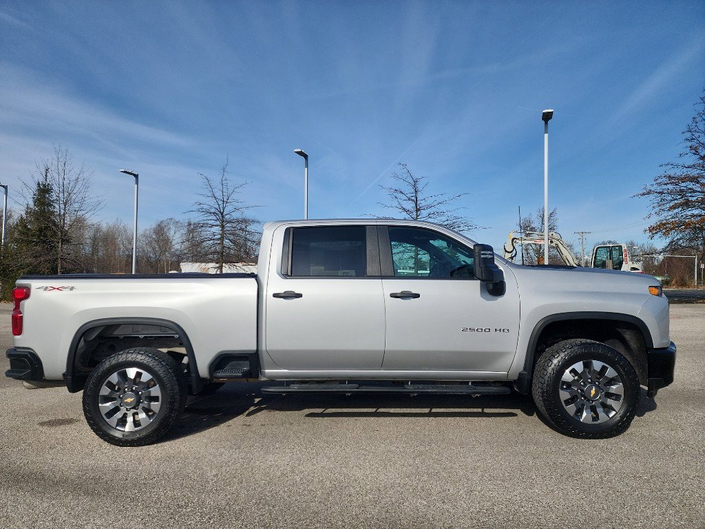 Used 2022 Chevrolet Silverado 2500 Custom w/ Custom Convenience Package image 11