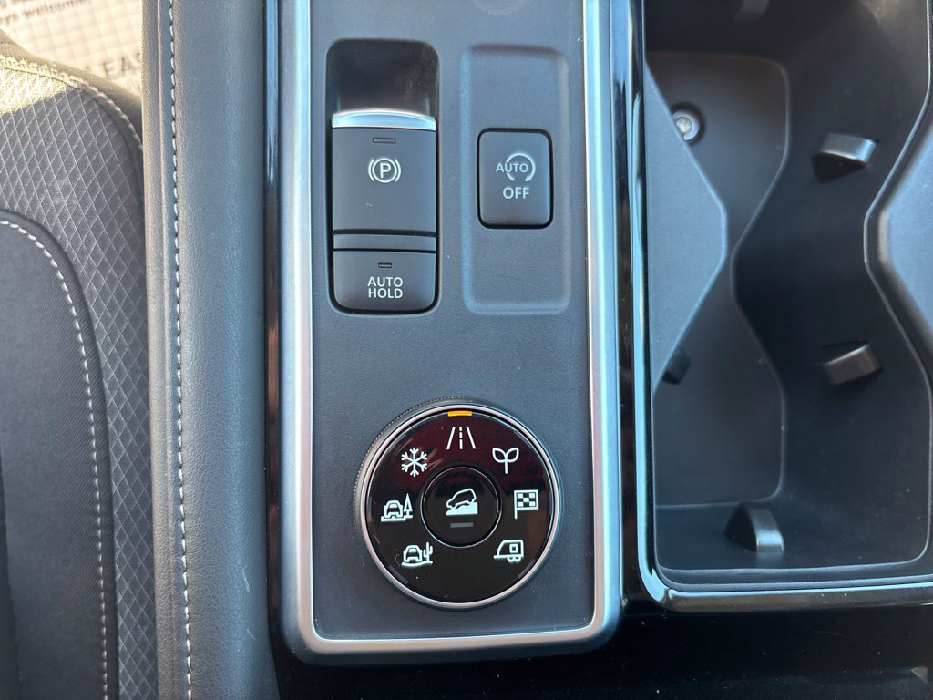 Certified 2025 Nissan Pathfinder SV AWD/4WD image 30