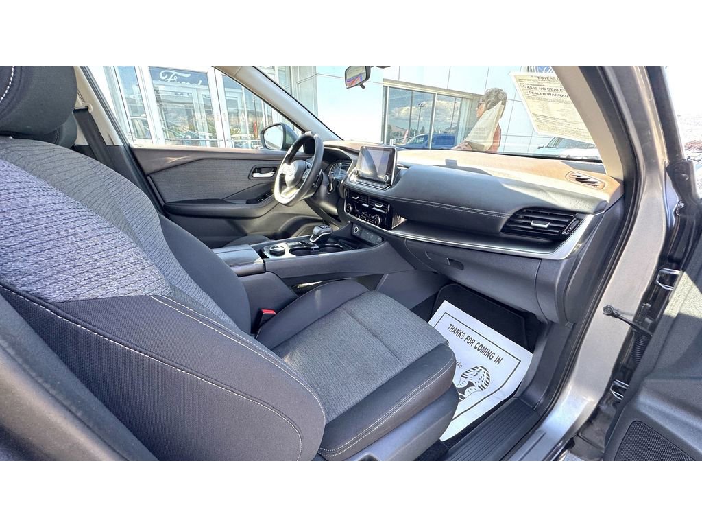 Used 2022 Nissan Rogue SV image 9