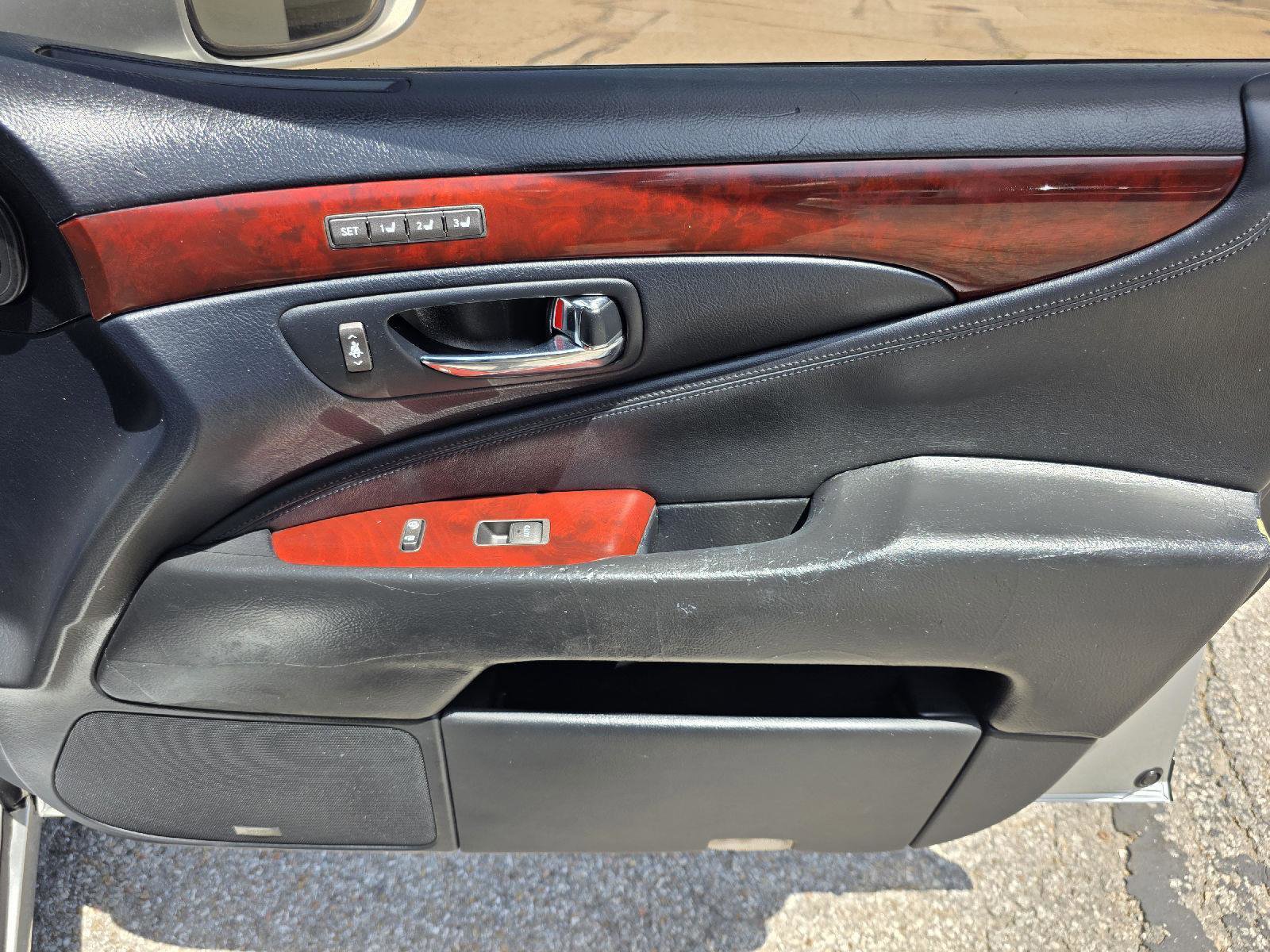 Used 2010 Lexus LS 460 L RWD image 32