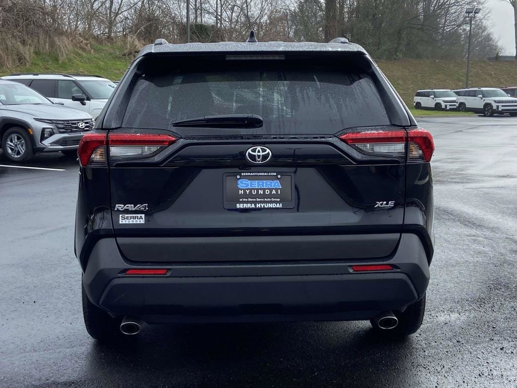 Used 2025 Toyota RAV4 XLE image 3