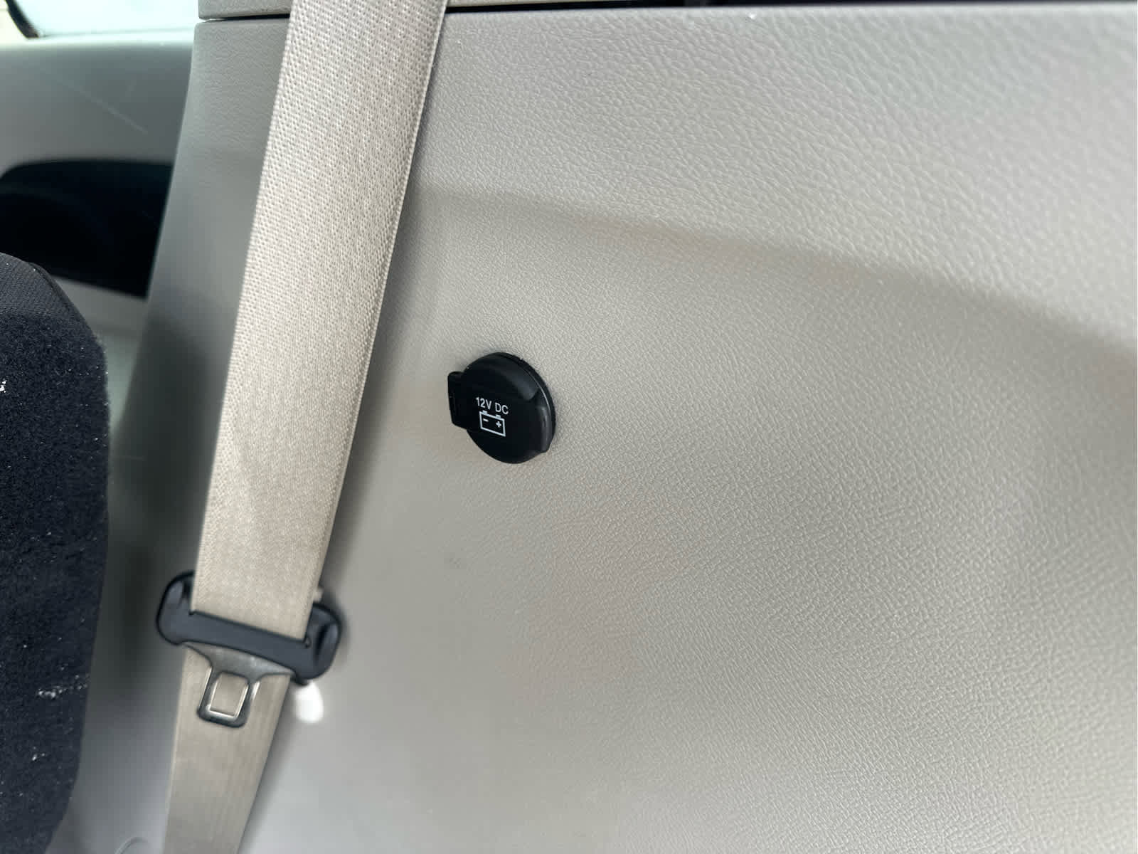 Used 2023 Chrysler Voyager LX image 40