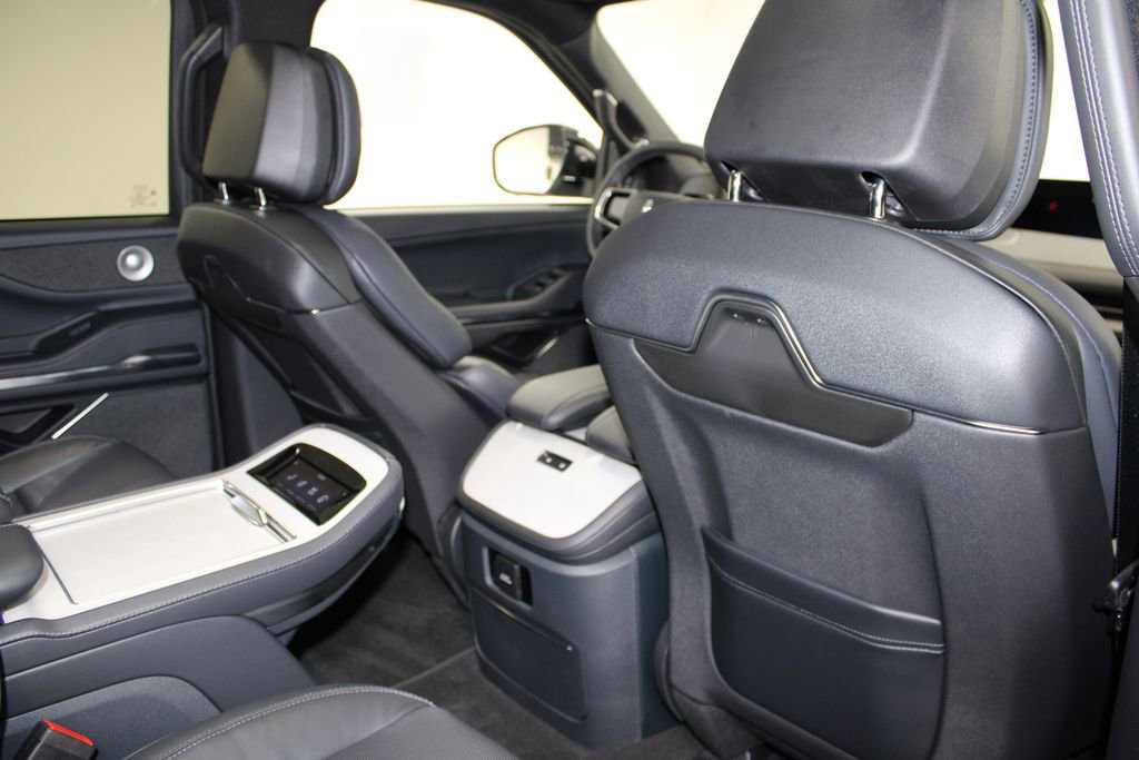 New 2025 Lincoln Navigator Reserve w/ Jet Appearance Package image 37