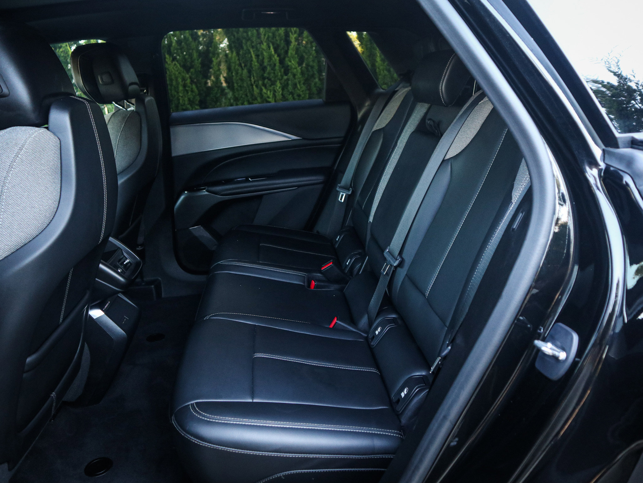 Used 2024 Cadillac Lyriq Tech image 32