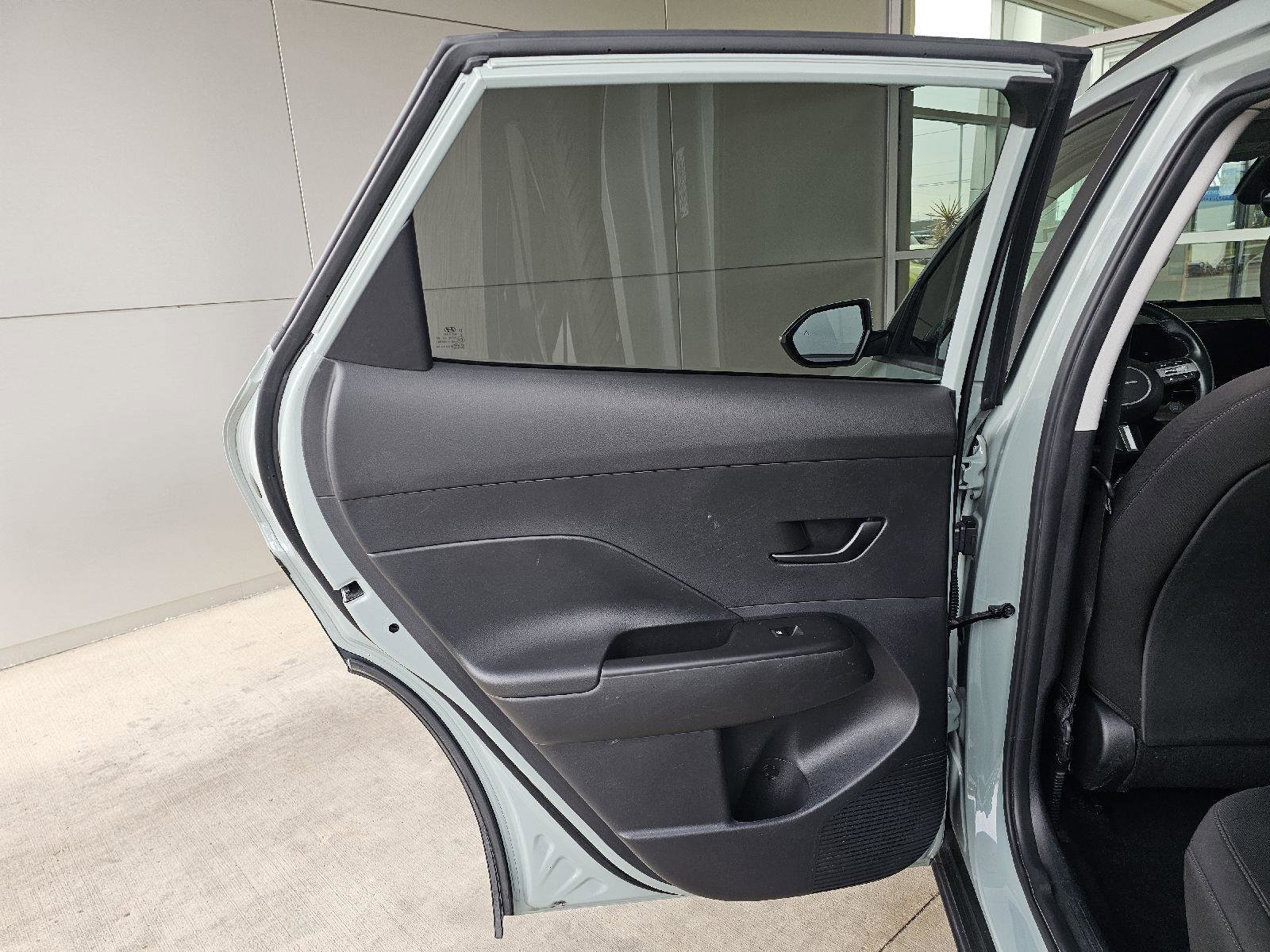 Used 2024 Hyundai Kona SEL AWD/4WD image 16