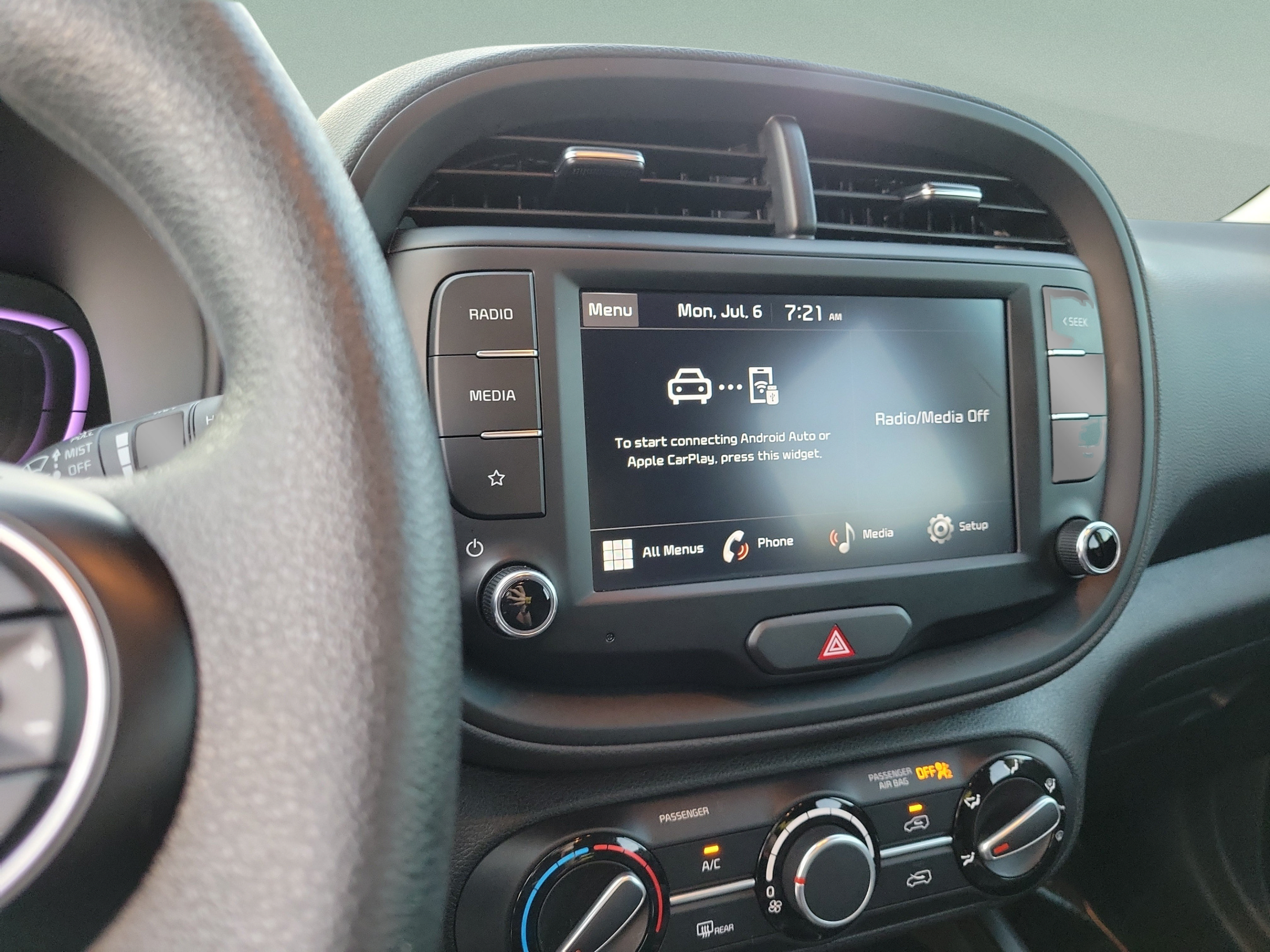 Certified 2025 Kia Soul LX w/ LX Technology Package FWD image 17